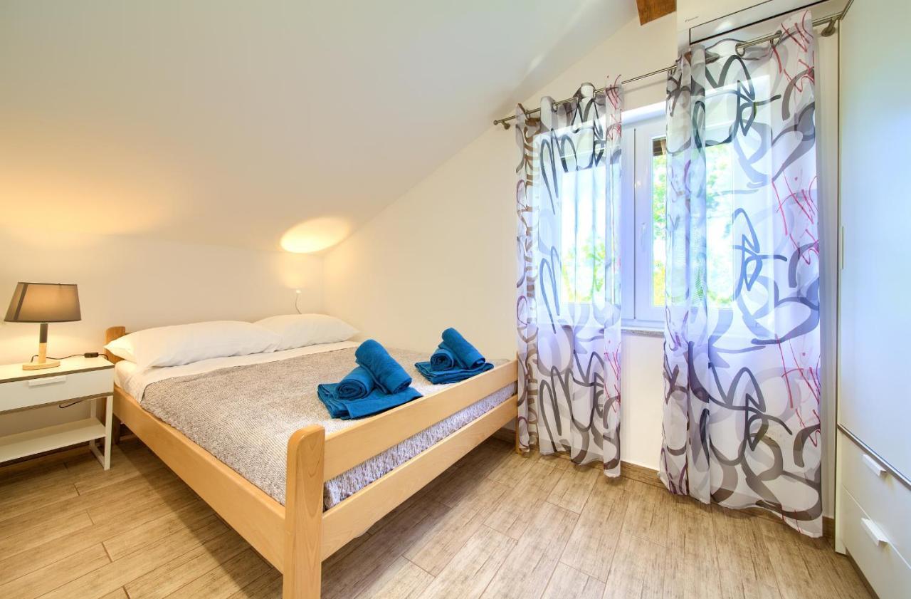 Apartment Oak Meadow Dobrinj